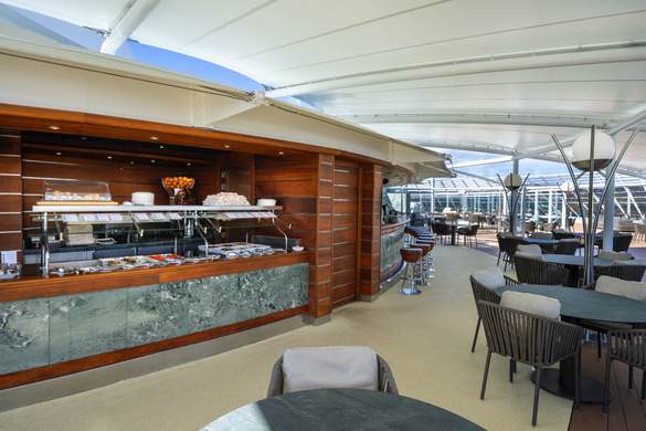 MSC Cruises MSC Fantasia The One Bar - Credit - Ivan Sarfatti - MSC Rights 1.jpg